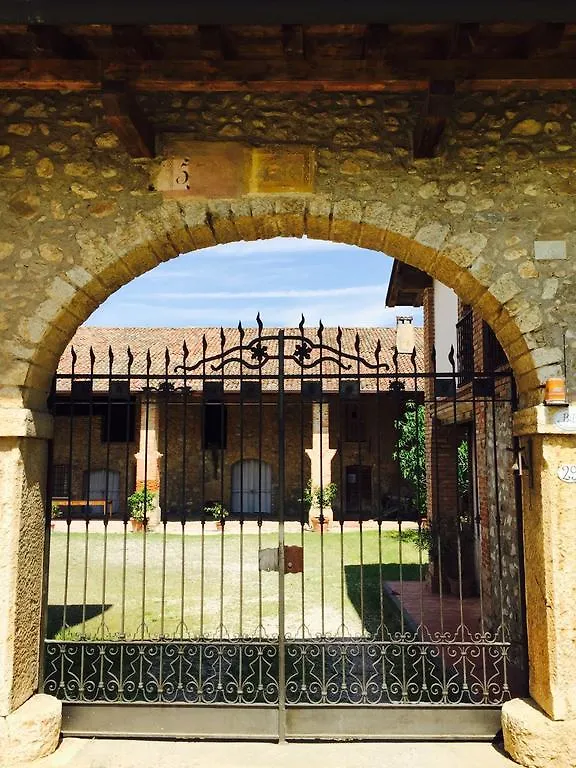 Antico Cascinale Lombardo Bed & Breakfast Lonato Italy